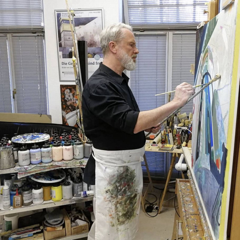 Künstler Uwe Fehrmann zu Corona-Zeiten in seinem Atelier
